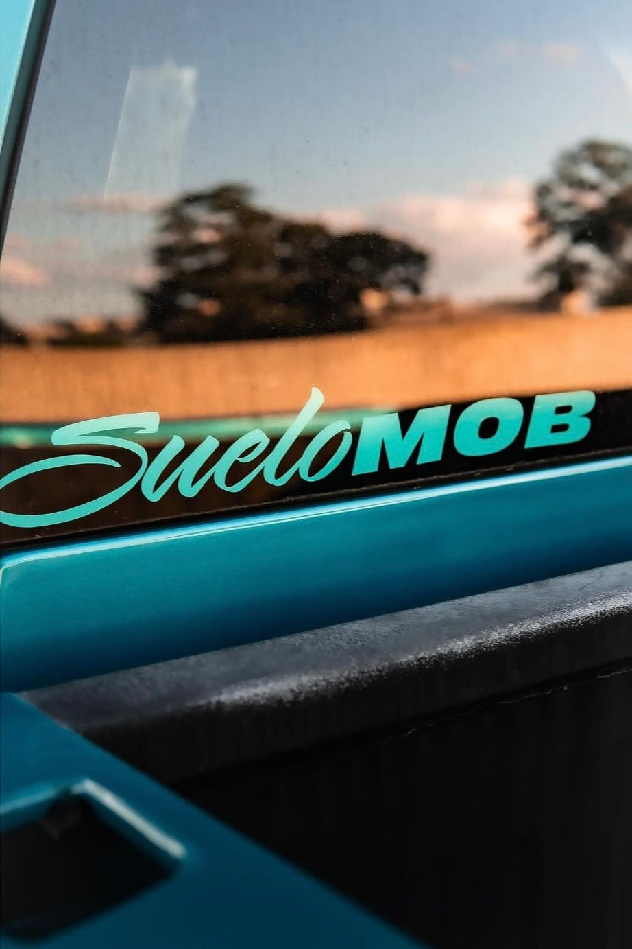 Teal SueloMob Decal