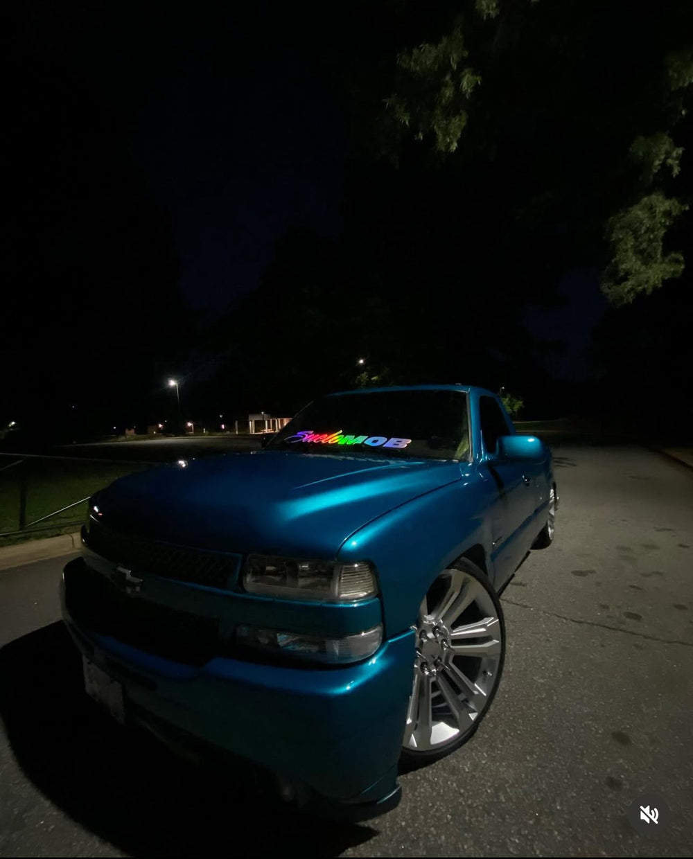 Holographic SueloMob Windshield Decal