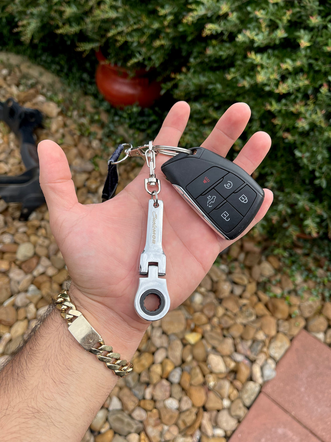 💥100 ENTRIES💥: SueloMob 10MM Socket Keychain 🔧