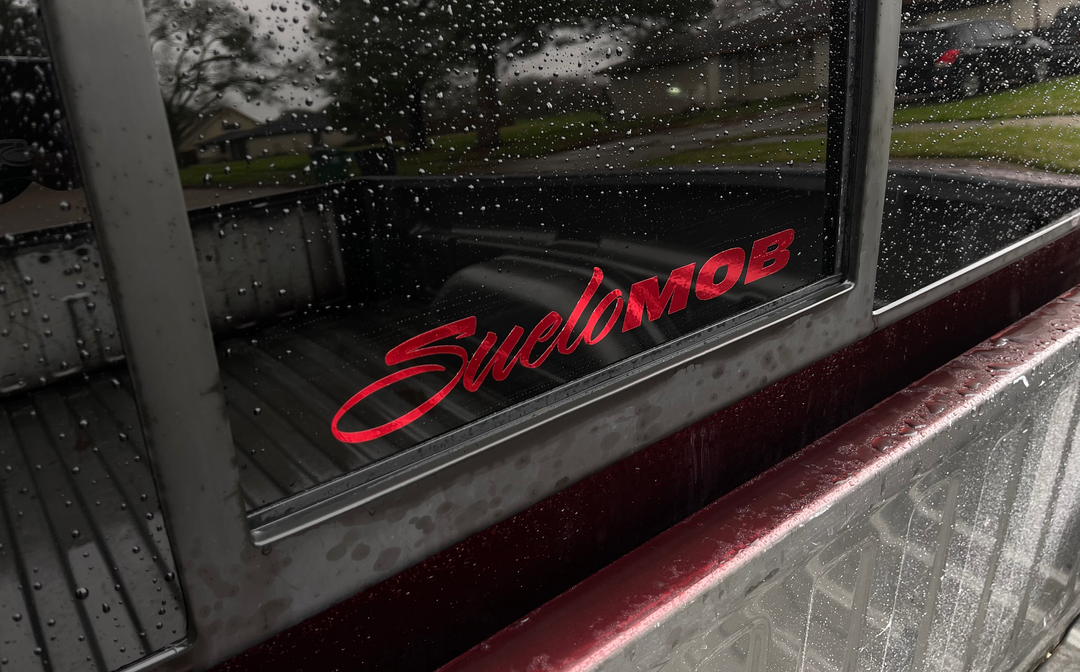 Chrome Red SueloMob Decal